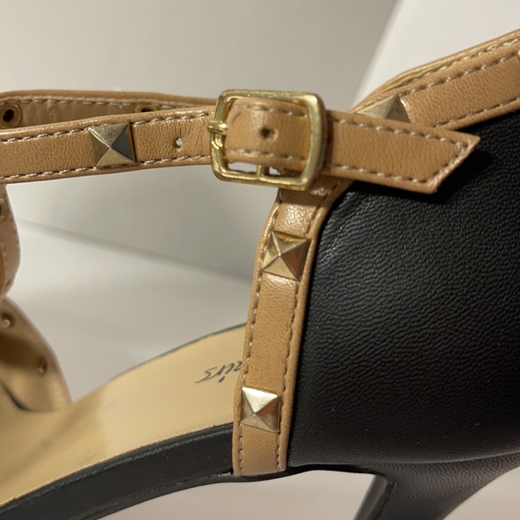 Dream Pairs Black & Beige Point Toe Studded Heel 9 - Picture 7 of 11